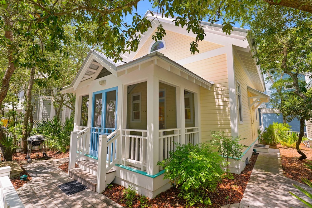 Exterior of the rental, Duet. 